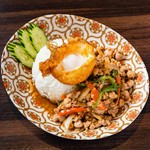 サラダ＆スープ付き