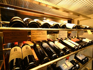 フランス、イタリア、チリなど世界各国のワインをお値打ちに