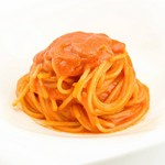 香味野菜の旨味とトマトだけで仕上げたシンプルなトマトソースのパスタ。お客様から「他の料理より、これを楽しみにしていた!」とおっしゃられる方も。
30g、60g、90gとお好きなグラムをお選びできます。