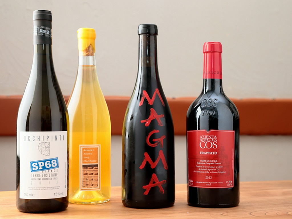 料理同様、ワインもゲストとの何気ない会話からチョイス