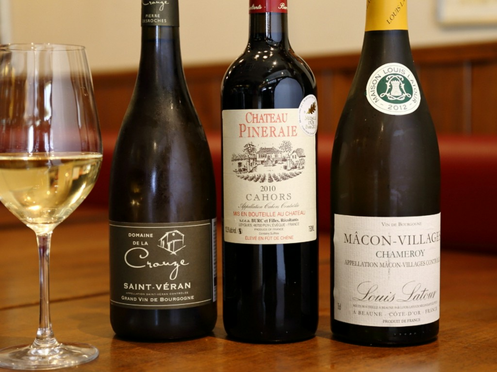 料理に合わせてフランス産ワインを厳選。グラスワインも充実