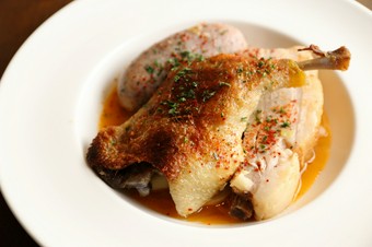 大ボリュームは当たり前『自家製　シャラン産鴨もも肉のコンフィ』