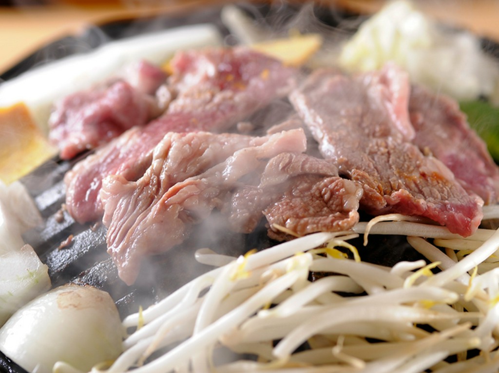 女性でも2～3人前はぺろり『生ラム　ジンギスカン』