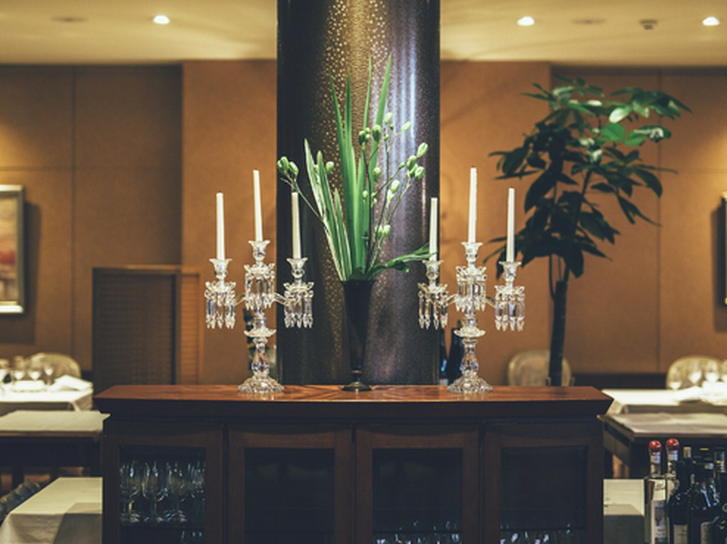 札幌屈指のグランメゾン。ランチにもディナーにも、デートに最適