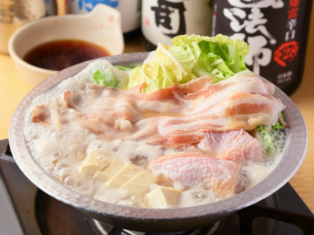 思わず飲み干したくなる！　出汁が決め手の『博多水炊き』