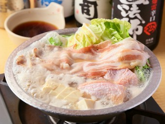 思わず飲み干したくなる！　出汁が決め手の『博多水炊き』