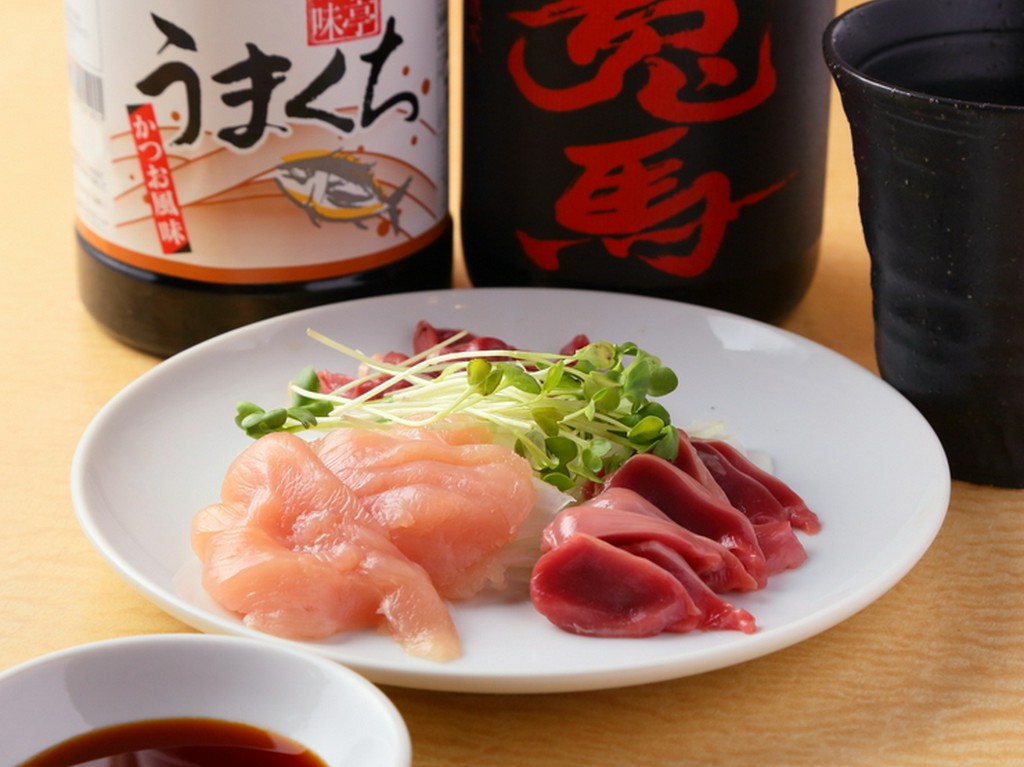 新鮮さが命。宮崎どり『朝引き鶏の鶏造り三種盛り』