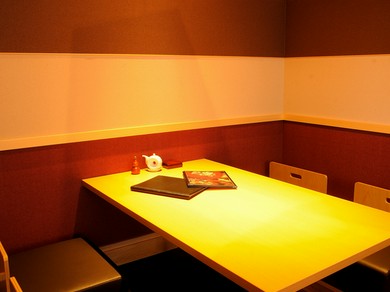 少人数用の掘りごたつのお座敷　接待にも使えるプライベート空間