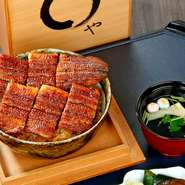 ＜うなぎの量：6切れ　ごはんの量：400g＞吸物を肝吸か味噌汁に変更して　5,800円／季節のミニサラダとセットで　6,050円／茶碗蒸しとセットで　6,070円／海老と野菜天ぷらとセットで　6,170円