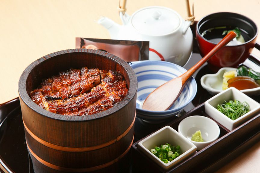 『上ひつまぶし(吸物付)』お櫃にぎっしりとつまった鰻と秘伝のたれを堪能!