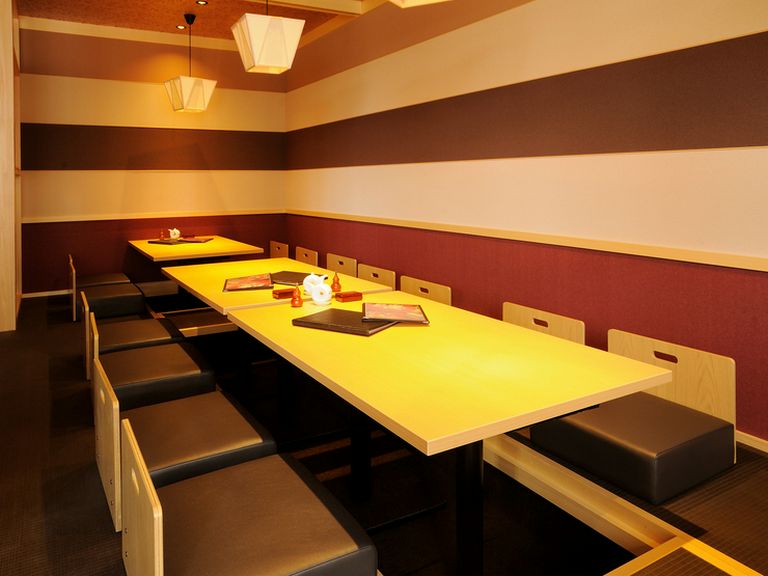 掘りごたつのお座敷は、法事、慶事、会食にぴったり