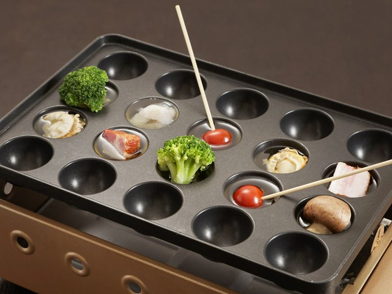 新しい使い方に驚き『タコ焼き器　アヒージョ』1人前（5〜6種・10個入り）