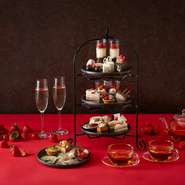 12月～2月は、華やかないちごと芳醇なショコラをテーマにご用意いたしました。