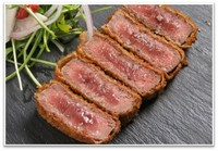 絶妙な火入れの鹿肉サクサクの食感に山葵を添えて