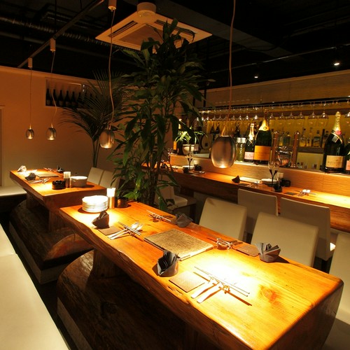 落ち着いた雰囲気の店内