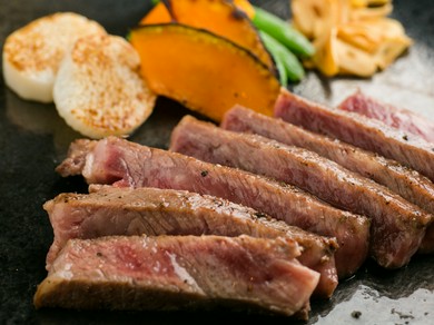 上質な黒毛和牛を堪能できる『鉄板　Kitchen　Jinコース』