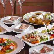 日本に四季があるからこその「旬」を味わえるお店の看板コース。こちらのお写真にパスタも付いて、充実した内容です。食べた後、余韻に浸りながら帰路につくお客様も多数いらっしゃいます。