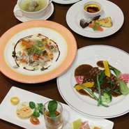 ※2名様～
※予約なし・当日OK
※ご予約の際は「ヒトサラを見て」とお伝え頂くとスムーズです。
※コースご利用のお客様は、ご希望の場合デザートをメッセージプレートに変更致します。お誕生日や記念日などにどうぞ★ 
