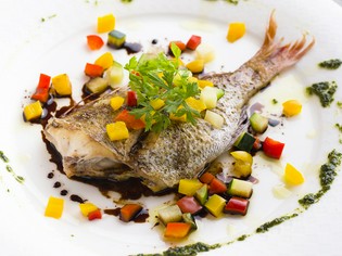 その日その日で自分の目でみて一番状態のいい旬の鮮魚を使用