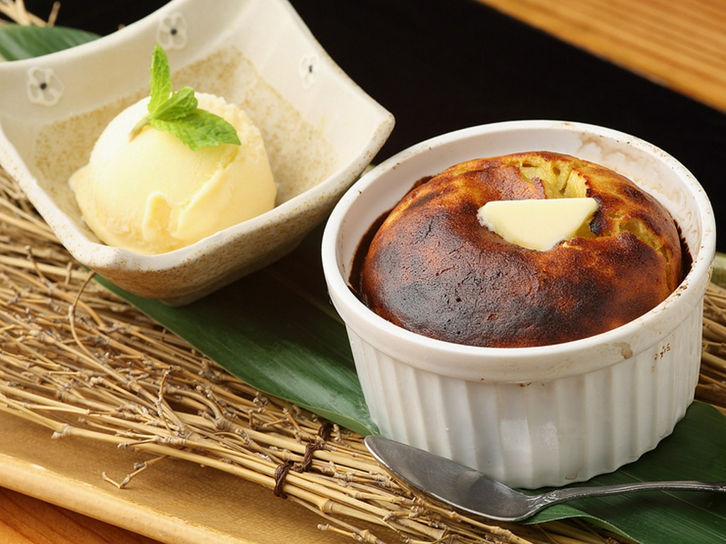 いい香りが漂う『安納芋のふんわりスウィートポテト　バニラアイス添え』