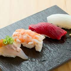 豊かな自然が生み出す海の幸を堪能できる「寿司」