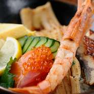 淡路の白身魚など、産地にこだわった旬な魚は【一味】の自慢です。もちろん魚だけではありません。故郷の徳島から仕入れる野菜もおすすめです。知り合いからいい食材があると聞けばそれを仕入れ料理しています。