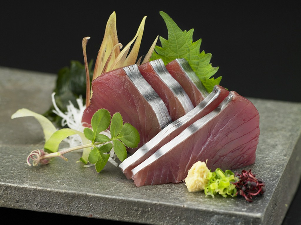 料理長厳選、旬の鮮魚の『お造り』