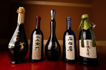 全国の酒蔵を回り、希少品、極上品を集めました。各種『日本酒』がお奨めです