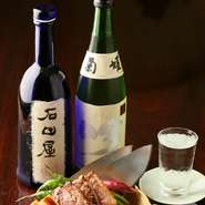 蕎麦屋ならではのつまみに加えて、旬の鮮魚、野菜料理まで、豊富な一品料理を取り揃えています。旨い酒とご一緒にどうぞ。