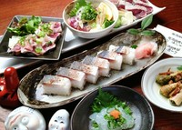 カーブの宴会コースは全3種類で4000円、5000円、6000円からお選び頂き、どれもボリューム満点!!。もちろん飲み放題付き!!各種宴会は大衆の味方カーブで決まりっ!
※写真はイメージです