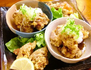 お客様に大人気、【居酒屋本舗カーブ】の鶏唐揚げ
