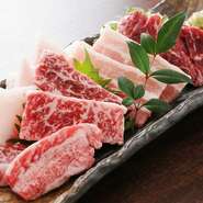 牛肉、鶏肉、豚肉、合鴨肉、粗挽きソーセージなど日替わり5～6種類