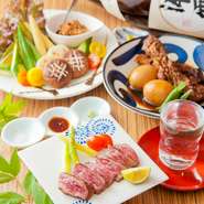 お店で使っている牛肉、豚肉、鶏肉は、すべて国産のものです。野菜類は、地元の農家の人や朝市で購入したもので、地産地消を心がけています。そんな安全で新鮮な食材からの手作り和食が味わえるお店です。