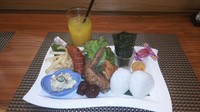 手羽先・鶏竜田揚・骨付きフランク・ポテトフライ
鶏団子・ポテトサラダ・おにぎり・果物ゼリー
ジュース（オレンジorアップルorカルピス）