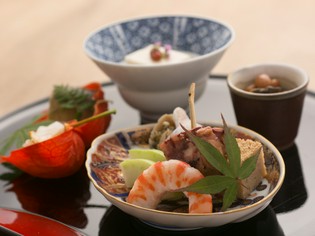 旬の味覚が詰まった八寸『旬の八寸盛り』
