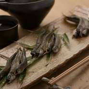 「来店したお客様においしかったと思っていただけることが、何よりの喜び」と語る畑中氏。和食の美しさや繊細さ、奥深さを感じてもらえるよう、食材選びから調理まで、一つ一つ丁寧な仕事が施されています。