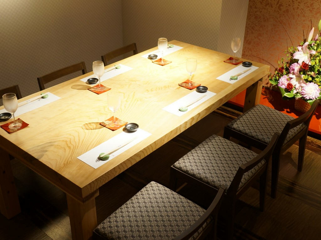 完全予約制。個室でいただく、季節の会席料理