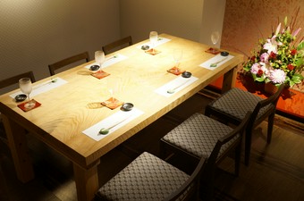 完全予約制。個室でいただく、季節の会席料理