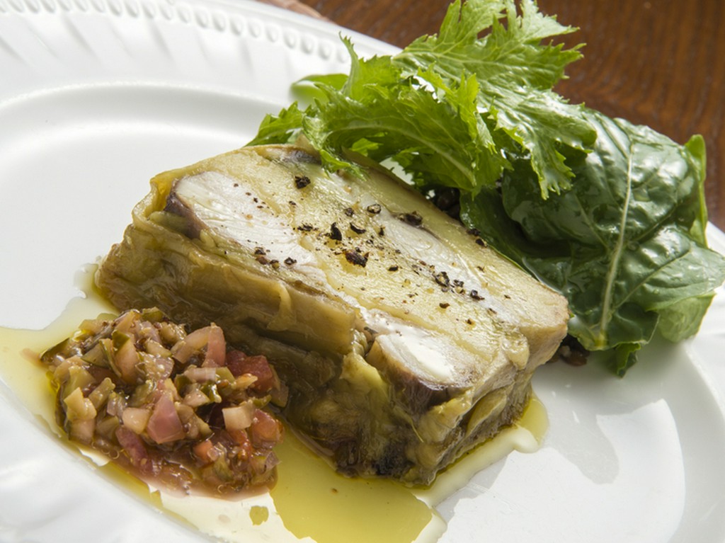 地元の新鮮な無農薬野菜や旬の魚介など、食材は超一流を誇る