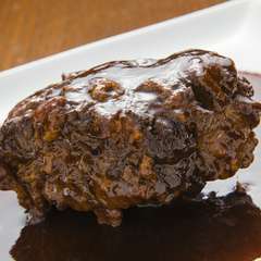 柔らかく煮込む赤ワインの風味豊かな『宮崎牛テールのシチュー』