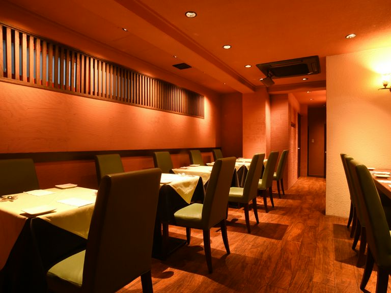 ワイン持ち込み可。ゲストにあわせた料理と共におもてなし