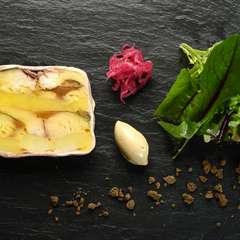 旬の食材をふんだんに取り入れた料理が楽しめます