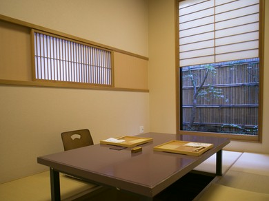 お座敷の個室完備。本格京懐石で大切なゲストをおもてなし