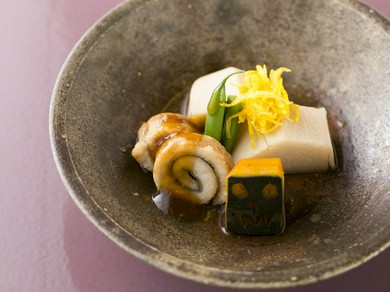 じんわり炊いた『海老芋、穴子、南京の炊き合わせ』