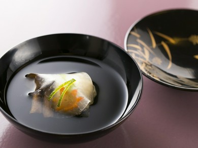 井戸水を使った出汁が生きる『ひしがにのしんじょうのお椀』