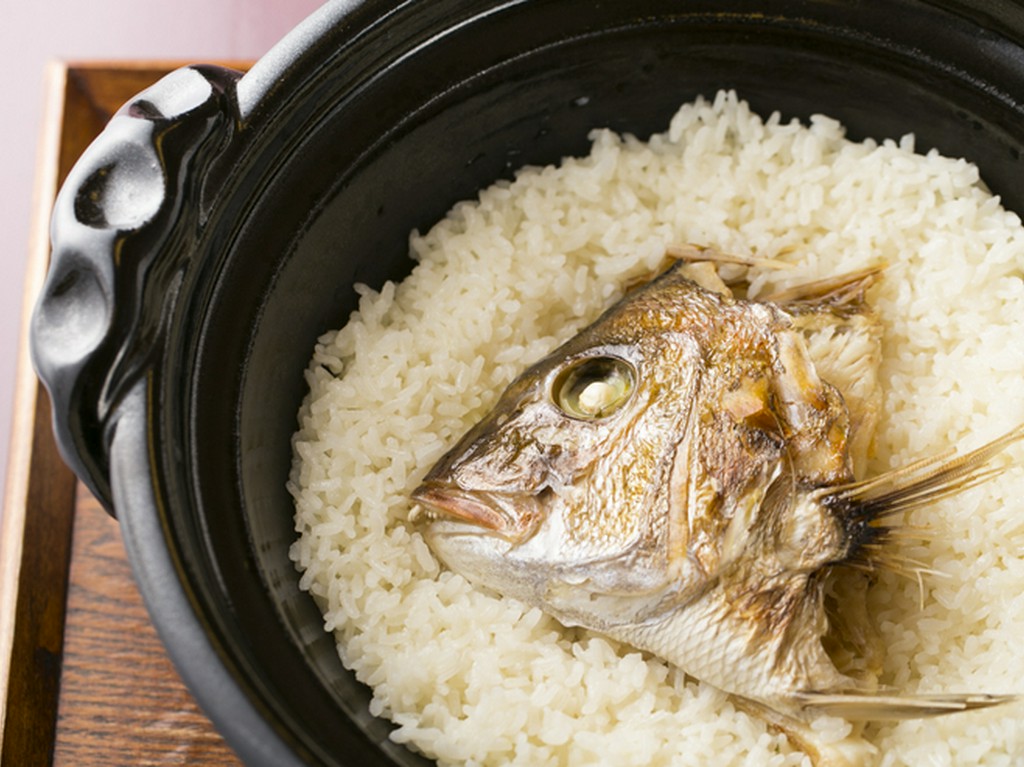 鯛の旨味がしみ込んだ『鯛ごはん』