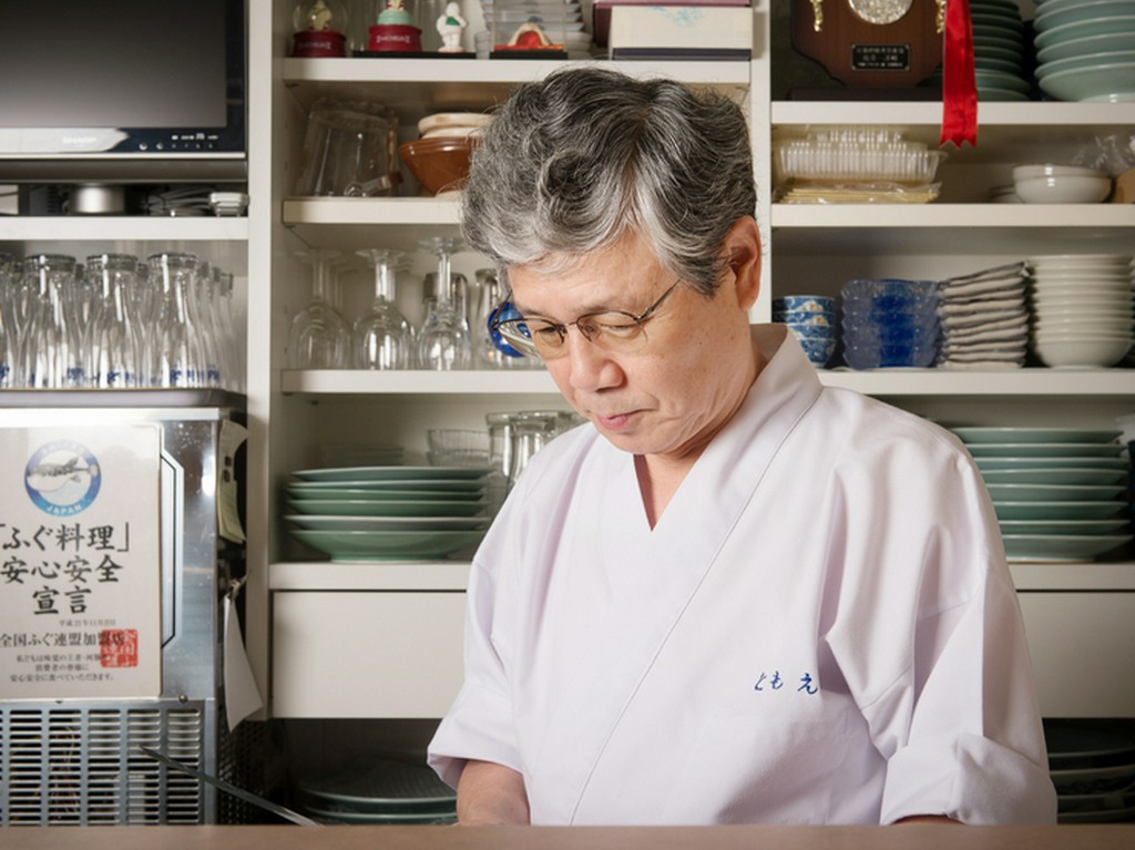 ふぐに対する幅広い知識と深い愛情をもつ店主の“うん蓄”も名物