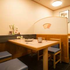 緊張とは一切無縁。自宅のように寛ぎながら美食を堪能できる