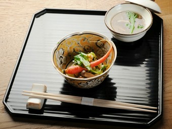 香り豊かに太刀魚を味わい尽くす『太刀魚の酢洗いりんご酢がけ』