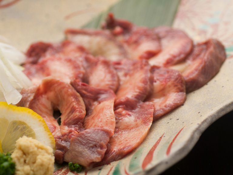 熊本直送の新鮮赤身のヘルシーメニュー『馬タン刺し』